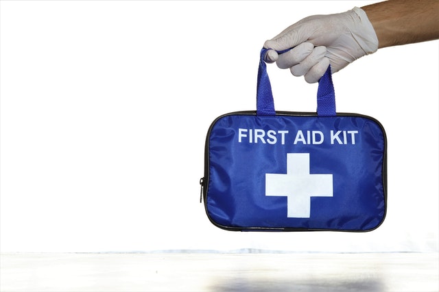 Simple first sale aid kit list