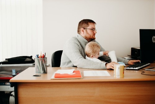 A Parent’s Guide to Running a Business   image