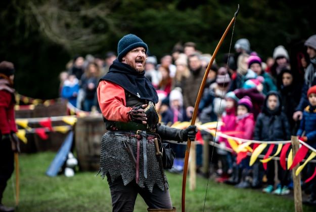 FESTIVAL OF ARCHERY RETURNS TO WARWICK CASTLE THIS HALF TERM  image