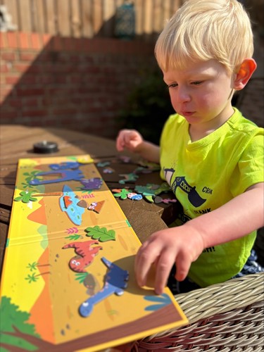 Review: Janod Magneti'stories - Dinosaur, worth £9.95  image
