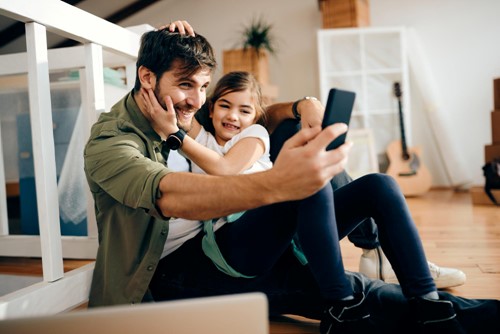 How Social Media Can Help Connect Parents During the Early Years  image