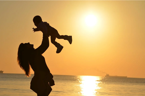 5 Reasons Every Mum Should Consider Making a Will  image