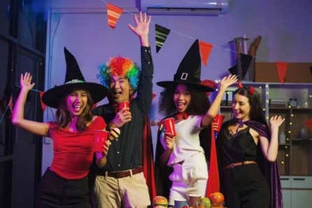 How Themed Parties Are Changing What People Wear Out  image